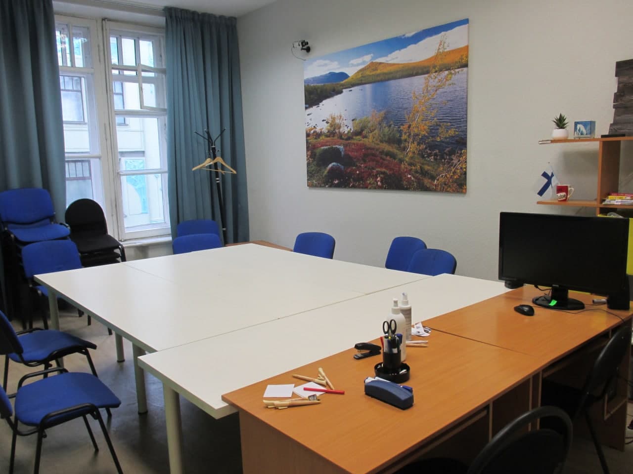 Фото комнаты для совещаний офиса ЛингваКонтакт